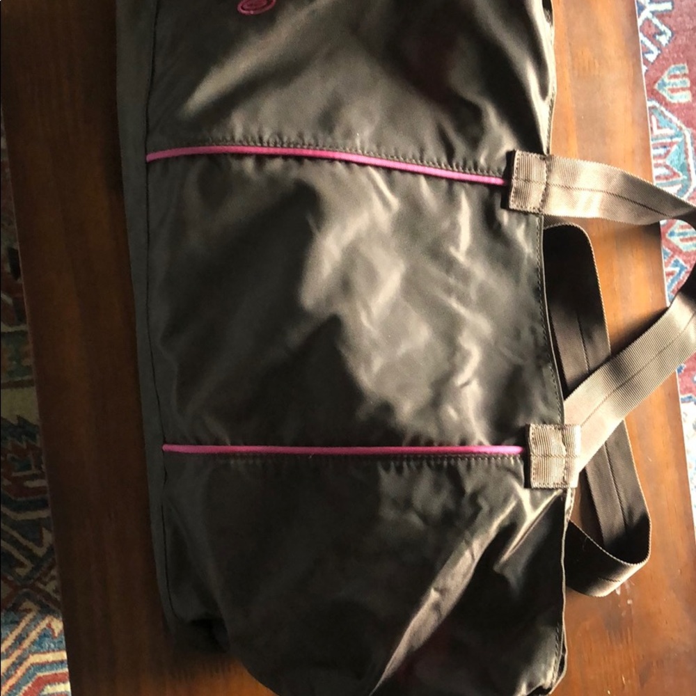 Nylon tote
